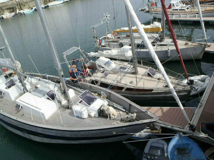 A Lesconil avec les autres bateaux de la famille