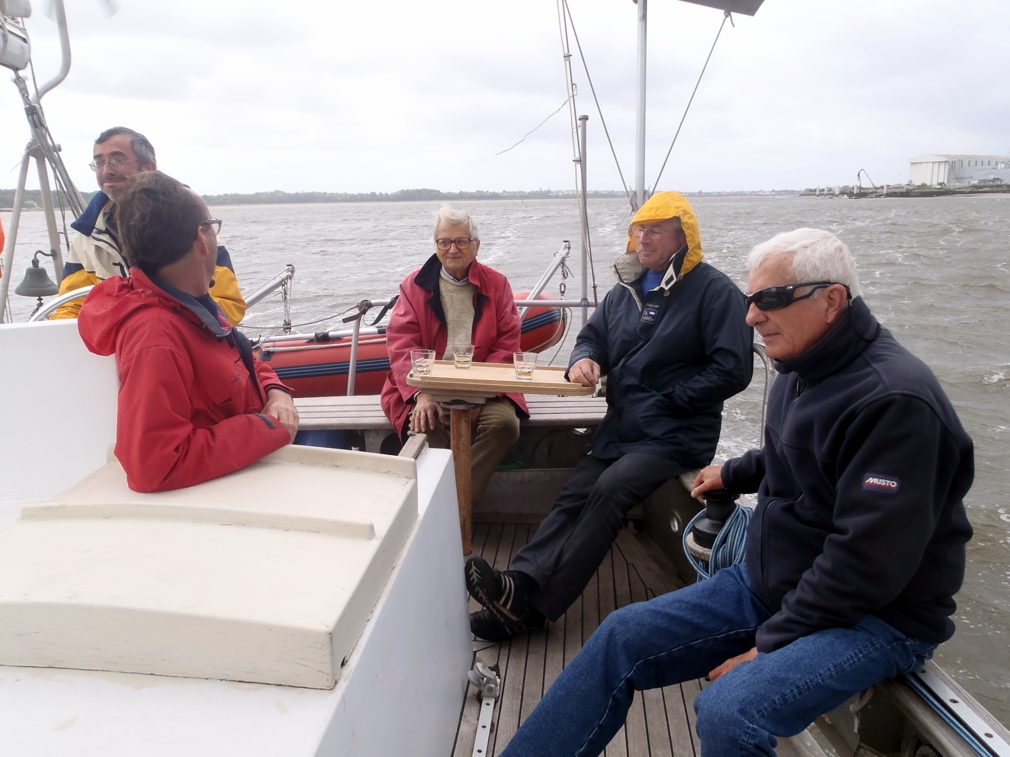 Dominique Paulet et Dominique Presles à bord de Ilboued